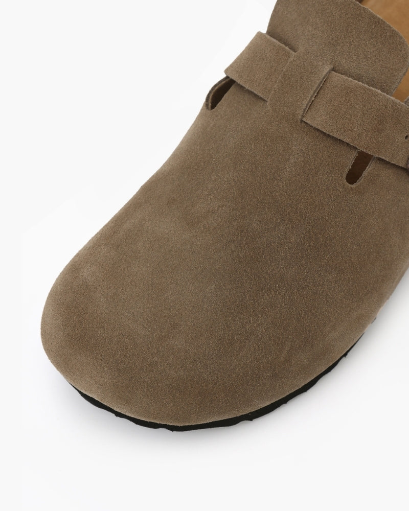 Procida Suede Clog on-body front view brown suede Pianizzo Italian Design