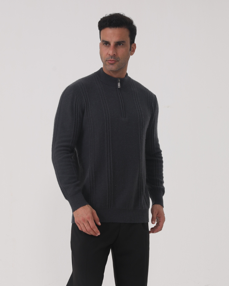 Foto do Suéter Ravello da Pianizzo em 100% cashmere com zíper integral e modelagem ajustada