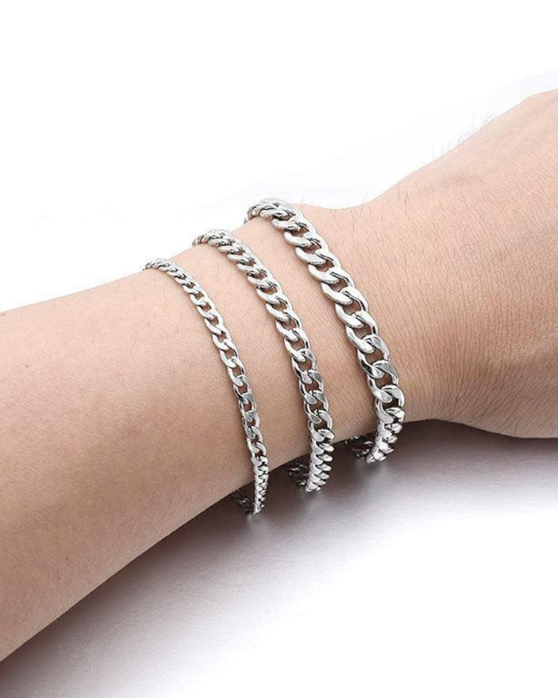Old Money Chained Bracelet on-body view gold piece Italian Design