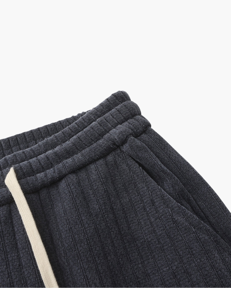 Roman Velvet Pantalon lifestyle view black velvet Italian Design