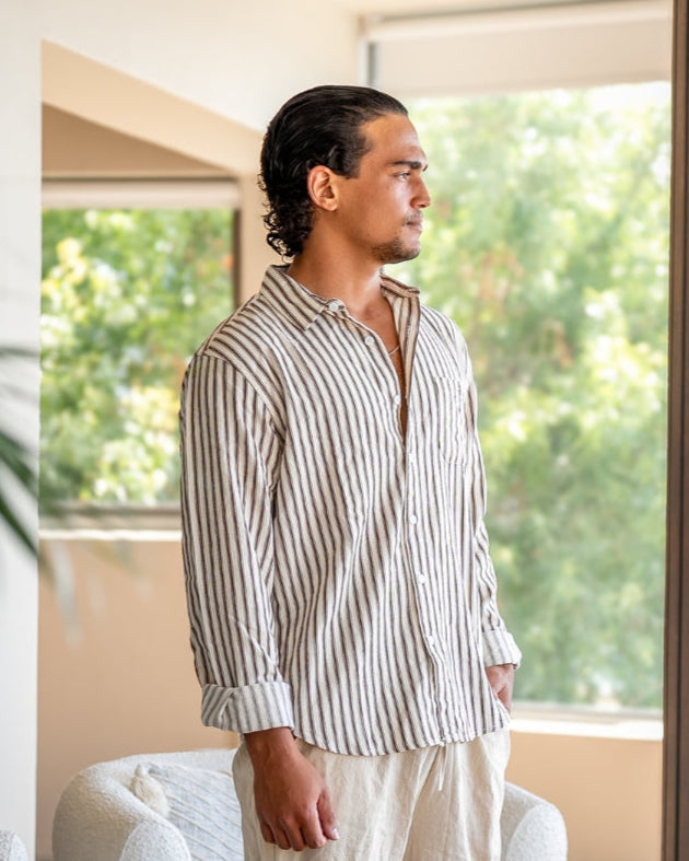 Sassari Cotton Shirt blue striped cotton shirt front view buttoned cuffs Pianizzo