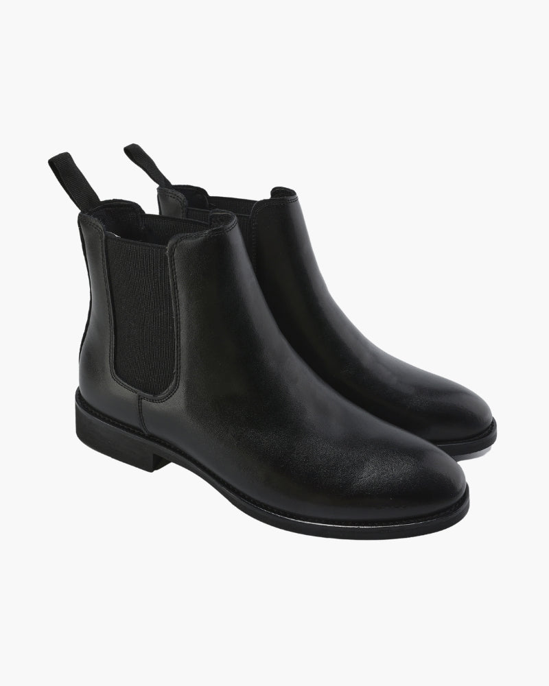 Old Money Chelsea Boots front view black (leather) shoe Italian Design