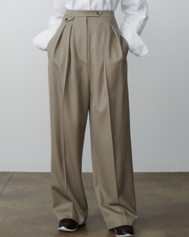 Woolen Oversized Pantalon on-body view wool Italian Design