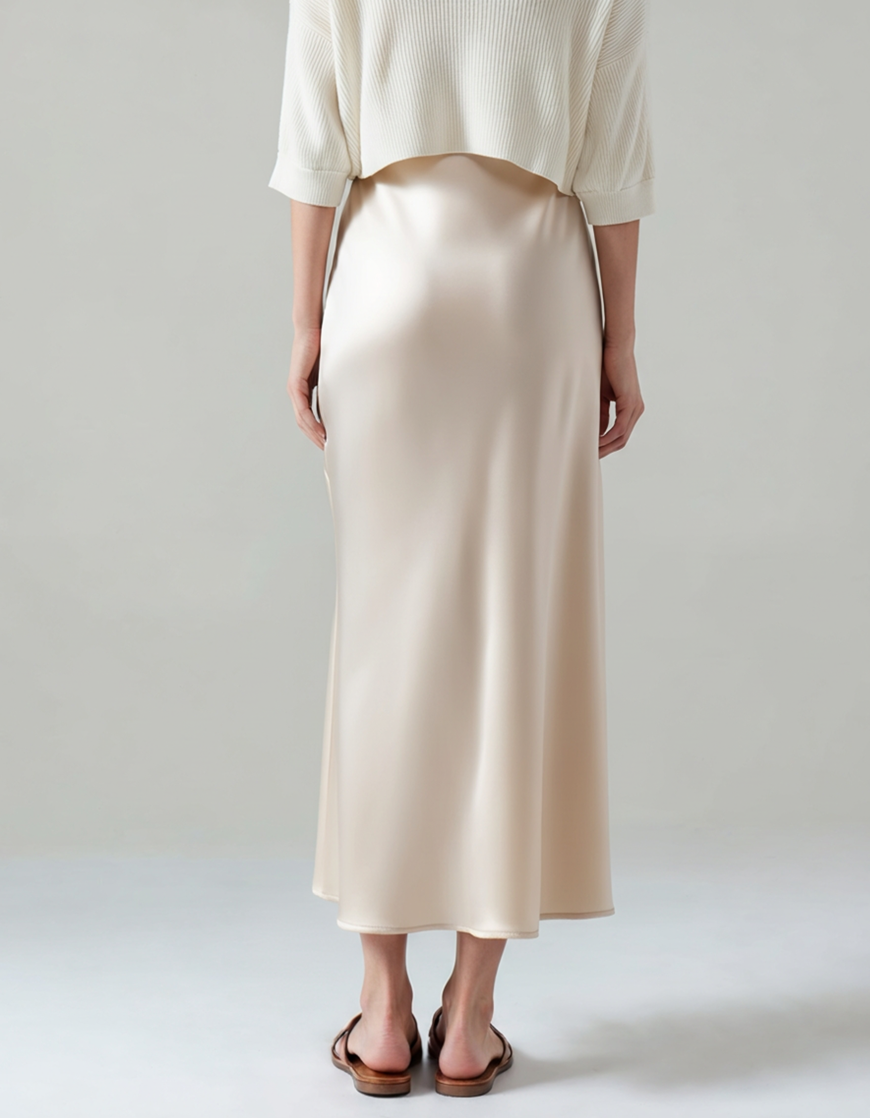 Old Money Silk Skirt detail view beige piece Italian Design
