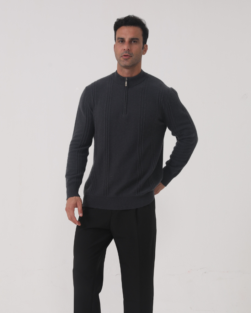 Foto do Suéter Ravello da Pianizzo em 100% cashmere com zíper integral e modelagem ajustada