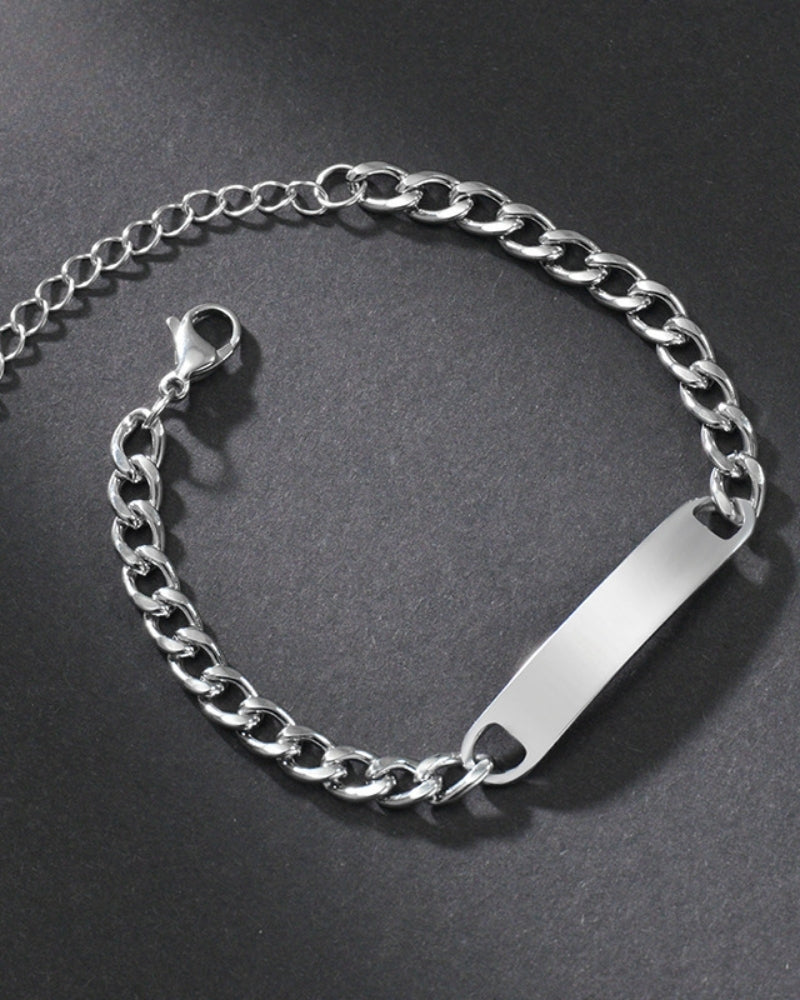 Signature Chain Bracelet detail view gold piece Italian Design