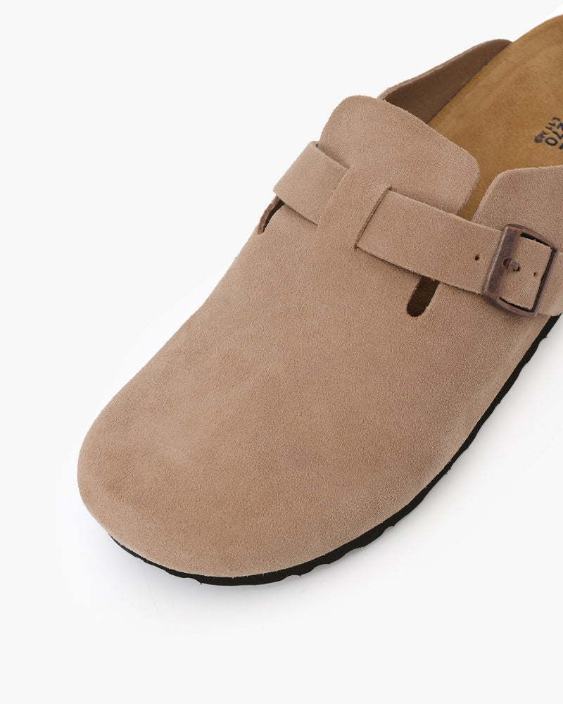 Procida Suede Clog on-body view olive suede Italian Design travel