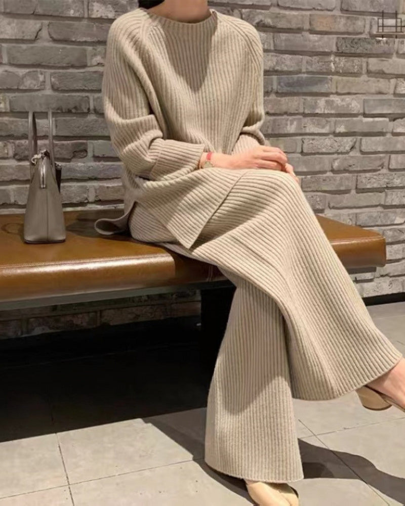 2-piece Premium Loungewear side profile beige piece Italian Design