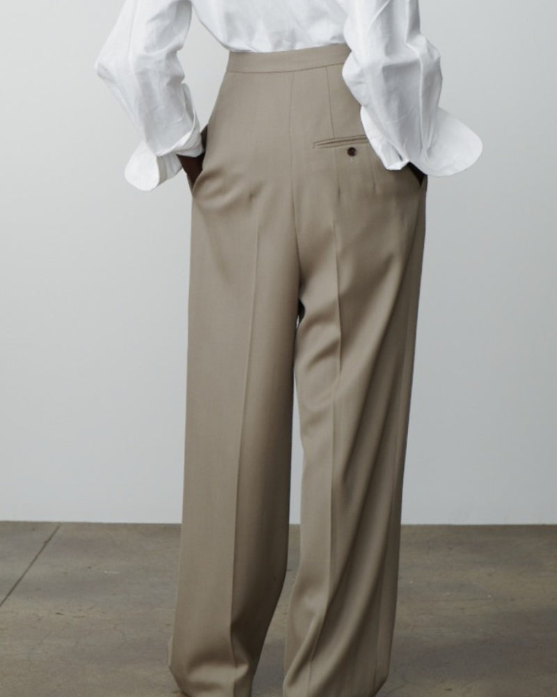 Woolen Oversized Pantalon detail view wool Italian Design